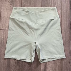 Paragon Cross waist shorts size 2xl - color sage